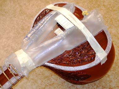 Preparation of the sitar repair: Protect the bridges!