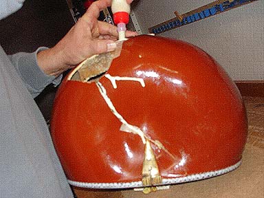 Sitar repair - Adhesive work 7